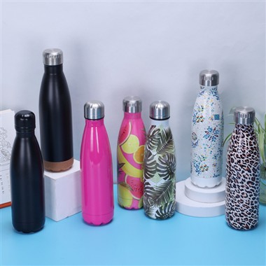 Классическая чашка из нержавеющей стали всегда сохраняет ваши напитки теплыми